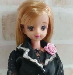 タカラ ジェニーちゃん 1981年 人形本体 ブラックドレス - メルカリ