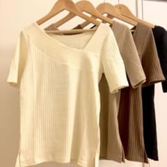 最終売り尽くし【新品/アイボリー/Mサイズ】ワイドリブアシメネックトップスのサムネイル