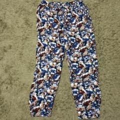 ニコアンド 花柄パンツのサムネイル