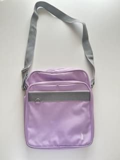 【値下げ交渉可能】 ラベンダー ショルダーバッグ EASTBOYのサムネイル