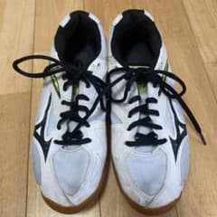 MIZUNO バレーボールシューズ 24センチ　ホワイト×イエローのサムネイル