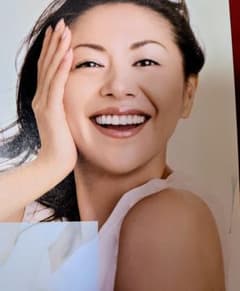 小泉今日子、 エリクシールシュペリエル 販促用リーフレット2点セットです。
