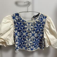 ZARA クロシェ編み 半袖ブラウス ホワイト×ブルーのサムネイル