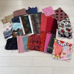 いろいろな生地28枚セット　(パッチワーク用)のサムネイル