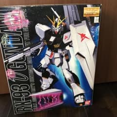 MG 1/100 RX-93 νガンダム 未組立て品　⭐︎送料込みのサムネイル