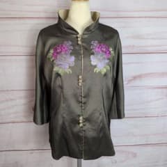 5分袖チャイナジャケット 花柄刺繍サテン生地 カーキ XL