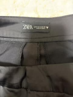 ZARA ブラック ショートパンツのサムネイル