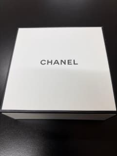 CHANEL ギフトボックス 空箱のサムネイル