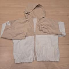 美品　GU バイカラー フーデッドブルゾン ベージュ×ホワイトL 校外活動に最適のサムネイル