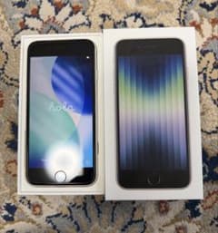 Apple iPhone SE 第3世代 本体のサムネイル