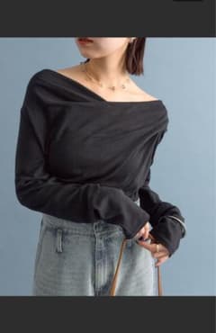 ブラック ドレープネック 長袖Tシャツのサムネイル