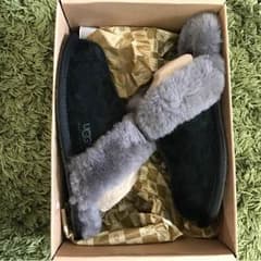 canさま専用！UGG スリッパのサムネイル