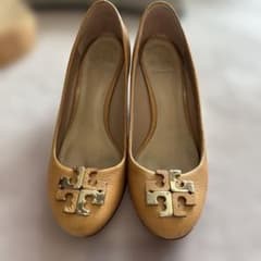 TORY BURCH パンプスベージュ - メルカリ