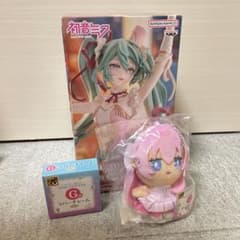 初音ミク フィギュア 巡音ミクぬいぐるみ おまけラバーチャーム 3点セットのサムネイル