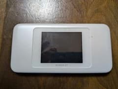 WiMAX 2+ モバイルルーター W06のサムネイル