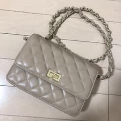 ショルダーバッグのサムネイル