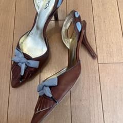 Ribbon-detailed strap pumps, made in Spain