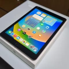 Apple iPad 第5世代 Wi-Fi 32GB スペースグレイのサムネイル