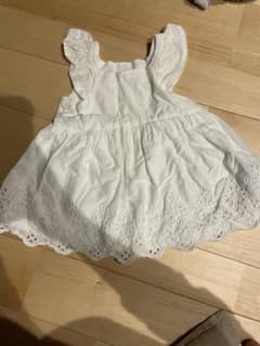 baby GAP ホワイト ワンピース 3-6ヶ月のサムネイル