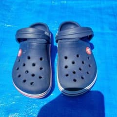 crocs ネイビー サンダルのサムネイル