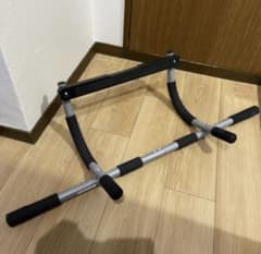 ドア枠にかけるタイプの懸垂器です。のサムネイル