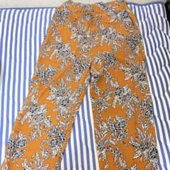 GU　ジーユー フレアパンツ 再入荷無しのサムネイル
