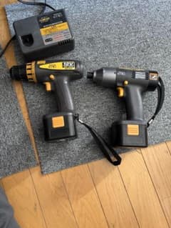 ナショナル　12V インパクトドライバー 充電器付きのサムネイル