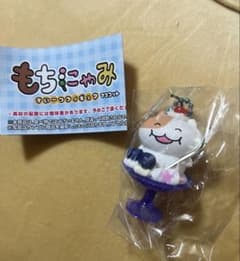 もちにゃみ　すいーつフィギュア　マスコットのサムネイル