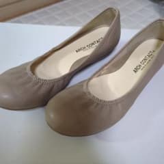 Flat shoes