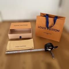 LOUIS VUITTON ギフトボックスと紙袋、布袋セットのサムネイル