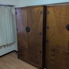 Pickup available for 3,000 yen. Wardrobe/dresser, made of zelkova wood with a urethane finish.