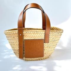 極美品　ロエベ　かごバッグ　バスケットバッグ　アナグラム　ロゴ型押し　ラフィア 極美品 ロエベ アナグラム ラフィア バスケットスモール カゴバッグ