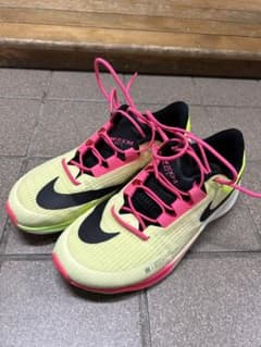 ナイキ ランニングシューズのサムネイル