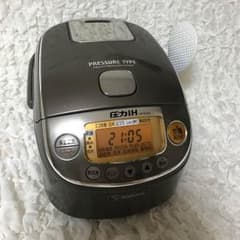 ZOJIRUSHI／圧力IH炊飯ジャー／3合炊き 送料込みのサムネイル