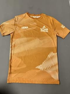 HOKA UTMB Tシャツ Sサイズ オレンジ　2024年UTMB参加賞シャツのサムネイル