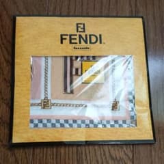 ハリー様専用です。FENDIハンカチ、スカーフのサムネイル
