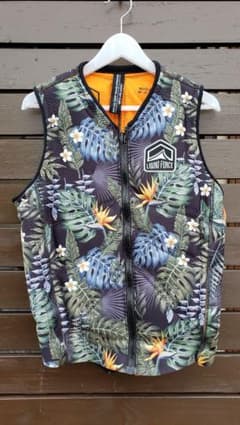 liquidforceライフジャケット　Men'sサイズLのサムネイル