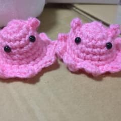 ハンドメイド　編み物　編みぐるみ　メンダコ　ピンク　ぬい活の帽子にものサムネイル