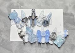 ✧*。ネイルチップ✧*。現品販売 水色×白 ちゅるん 量産型地雷系天使系サブカルのサムネイル
