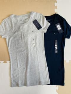 【3日間限定】トミーヒルフィガー　Tシャツ　ネイビー　グレー　XS 2枚セットのサムネイル