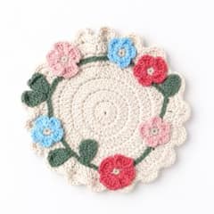 コースター ハンドメイド かぎ編み インテリアマット お花のリース風コースターのサムネイル