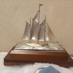 ケ*ン様 銀製　金属製帆船模型 木製台座付き 純銀 帆船模型 置物 インテリア シルバーカラー 木製台座 帆船の重さ