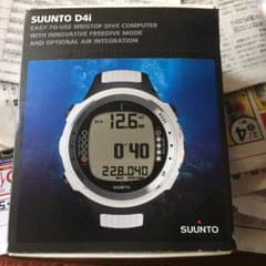 SUUNTO D4i ダイブコンピューター 3月まで！のサムネイル