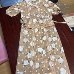 花柄ベージュセットアップのサムネイル
