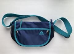 adidas ネイビー ショルダーバッグのサムネイル