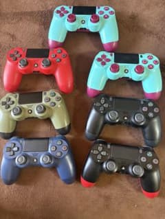 PlayStation4用の純正コントローラー7個セット ジャンク品のサムネイル