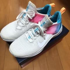 美品　NIKE AIR ナイキ スニーカー 24.5のサムネイル