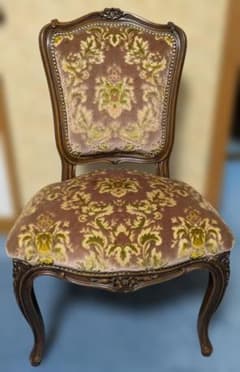カリモク　ドマーニ　domani　金華山　ルイ15世　鋲打ち　ダイニングチェア④ カリモク ドマーニ domani 金華山 ルイ15世 鋲打ち ダイニングチェア④