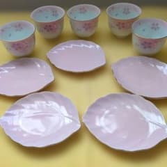 美濃焼　桜柄 湯呑み 5客 葉型小皿 5枚 食器セットのサムネイル