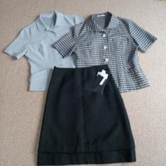 事務服 半袖ブラウス2枚と黒スカートのセットアップ　スカート未使用タグ付き！のサムネイル